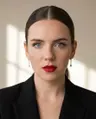 Profile picture of Cristina Laura — AI & Creator Systems